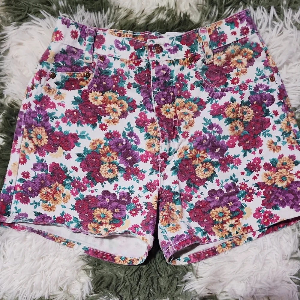 The Original Michael G Floral Denim Shorts - Picture 1 of 4